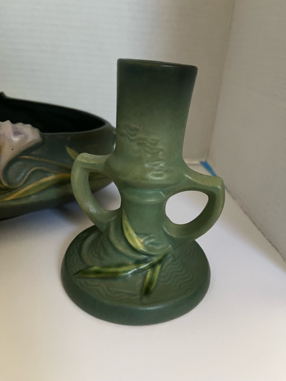 Green Roseville purple freesia Pottery Bowl with 2 matching candlesticks - Picture 4 of 10